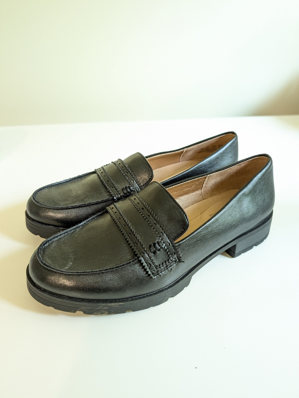 Life Stride Black Women's London Lug Sole Penny Loafers Size 9